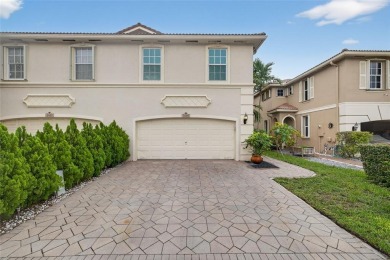 (private lake, pond, creek) Townhome/Townhouse For Sale in Coconut Creek Florida
