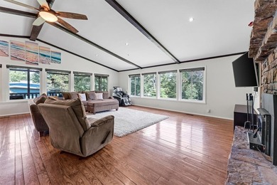 Beautiful home on 1.5 Acres in the Heart of Town - Near Lake - photo 11