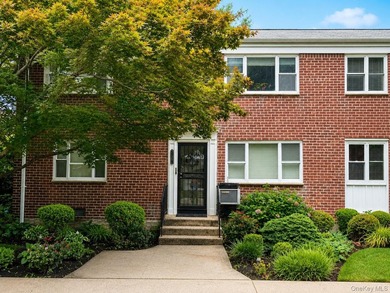 Welcome to Bay Terrace Gardens Section 3! This desirable lower - photo 1