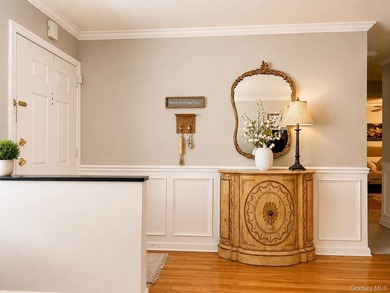 Welcome to Bay Terrace Gardens Section 3! This desirable lower - photo 2