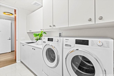 Highly upgraded luxury 3 beds, 2.5 baths residence at Waiea - photo 16