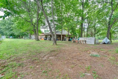 Beautiful home on 1.5 Acres in the Heart of Town - Near Lake - photo 45