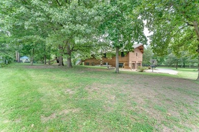 Beautiful home on 1.5 Acres in the Heart of Town - Near Lake - photo 46