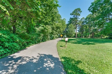 Beautiful home on 1.5 Acres in the Heart of Town - Near Lake - photo 50