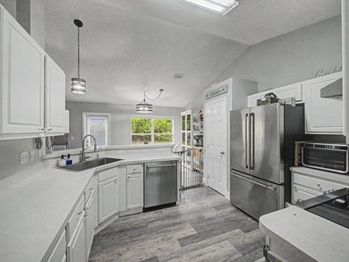 Move-in ready CBS home on a quiet street! Great location in the - photo 3