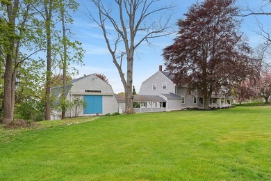 An estate prominently positioned on the banks of the York River - photo 11