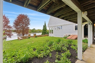 An estate prominently positioned on the banks of the York River - photo 13