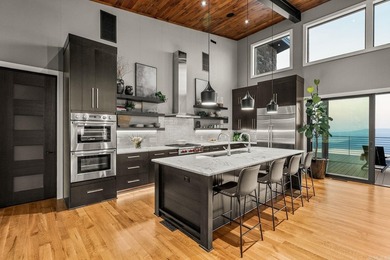 Designed by Polk Stanley Wilcox Architects and engineered into - photo 15