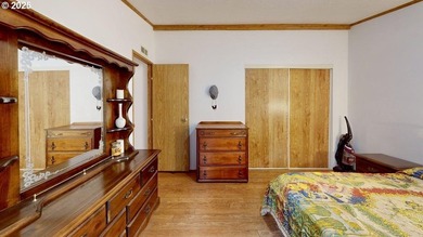 Move-in ready 1991 Skyline home in Port Orford! Features include - photo 15