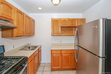 immaculate R6b zoned 4 family. All market rate units. stainless - photo 18