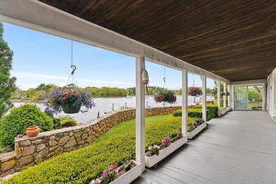 An estate prominently positioned on the banks of the York River - photo 18
