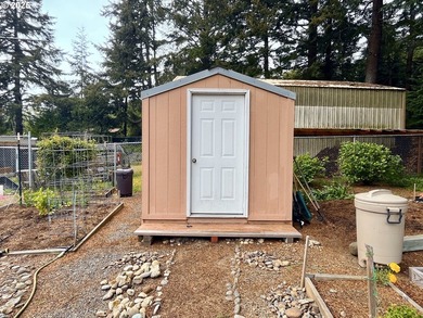 Move-in ready 1991 Skyline home in Port Orford! Features include - photo 19