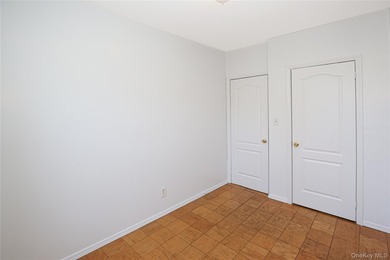 immaculate R6b zoned 4 family. All market rate units. stainless - photo 21
