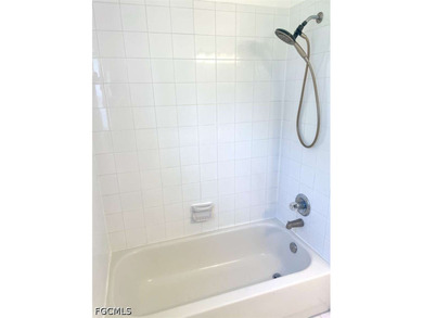 Move-in ready! Start packing for this bright and airy 3 bedroom - photo 22
