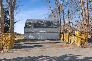 An estate prominently positioned on the banks of the York River - photo 29