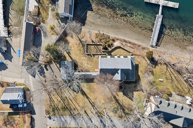 An estate prominently positioned on the banks of the York River - photo 31