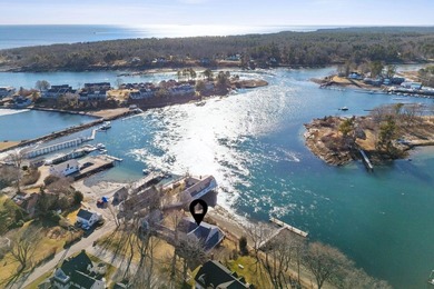 An estate prominently positioned on the banks of the York River - photo 32
