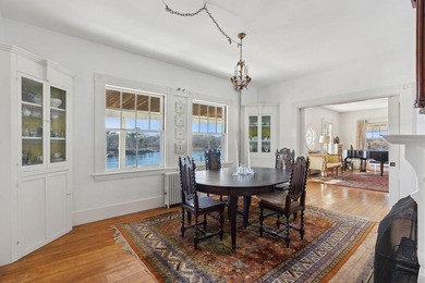 An estate prominently positioned on the banks of the York River - photo 37