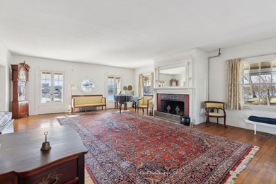 An estate prominently positioned on the banks of the York River - photo 42