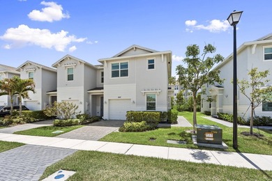 Built in 2023, this well maintained 3 bedroom, 2.5 bathroom - photo 2