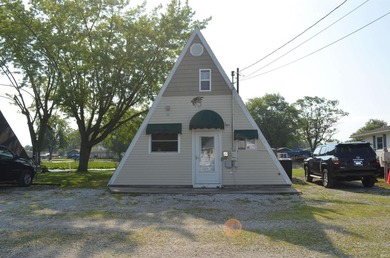 Enjoy this delightful lakefront cottage on picturesque Irish - photo 1