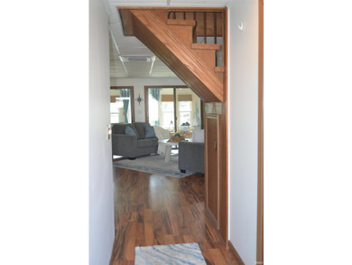 Enjoy this delightful lakefront cottage on picturesque Irish - photo 8