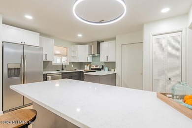 Enjoy exceptional privacy in this beautifully updated home - photo 4