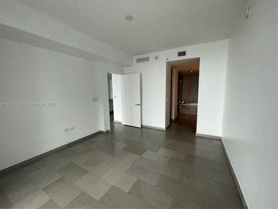 Stunning 1 bedroom and 1.5 bathroom. Enjoy the panoramic views