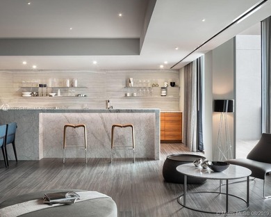 Stunning 1 bedroom and 1.5 bathroom. Enjoy the panoramic views