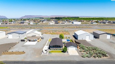 Located in Desert Aire - a Columbia River community known for - photo 31