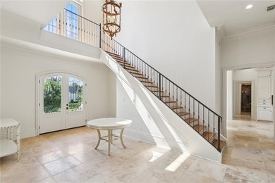 This custom estate perfectly balances the mid-2000s large-scale - photo 4