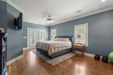 Welcome to your lakeside retreat! This beautifully updated - photo 15