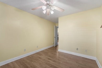 Welcome to your lakeside retreat! This beautifully updated - photo 21