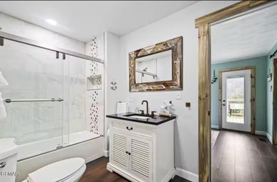 WOW FACTOR! ENJOY LAKEFRONT LIVING IN THIS BEAUTIFUL - photo 31
