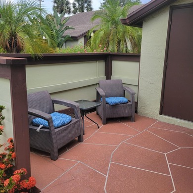 A CHARMING 2 BEDROOM 2 BATH VILLA LOCATED IN THE HEART OF ROYAL - photo 3