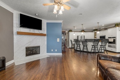 Welcome to your lakeside retreat! This beautifully updated - photo 35