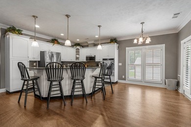 Welcome to your lakeside retreat! This beautifully updated - photo 36