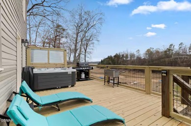 WOW FACTOR! ENJOY LAKEFRONT LIVING IN THIS BEAUTIFUL - photo 37