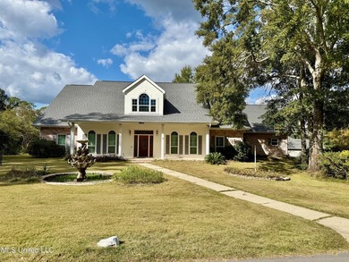 FRESHLY PAINTED EXTERIOR TO LOVELY ALABASTER WHITE STUCCO.!! - photo 2