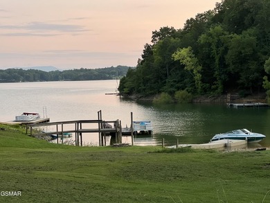 WOW FACTOR! ENJOY LAKEFRONT LIVING IN THIS BEAUTIFUL - photo 49