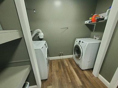 Don't miss out on this DEAL as the Owners are looking for an - photo 49