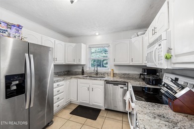 Recently updated, move in ready home in the city of Kingston, TN - photo 2