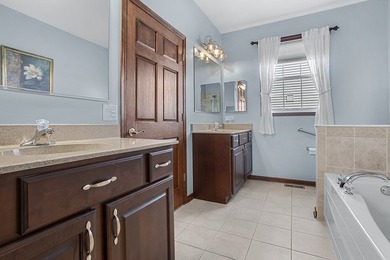 Exceptional custom ranch on a premium lookout lot, showcasing - photo 12
