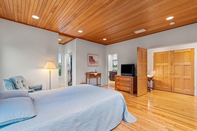 Welcome to an exceptional equestrian estate just 15 miles from - photo 15