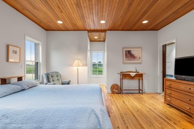 Welcome to an exceptional equestrian estate just 15 miles from - photo 16