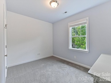 Welcome to this beautifully maintained 4-bedroom, 2.5-bath home - photo 29