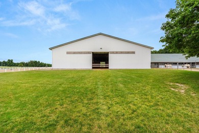 Welcome to an exceptional equestrian estate just 15 miles from - photo 32