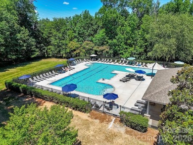 Welcome to this beautifully maintained 4-bedroom, 2.5-bath home - photo 37