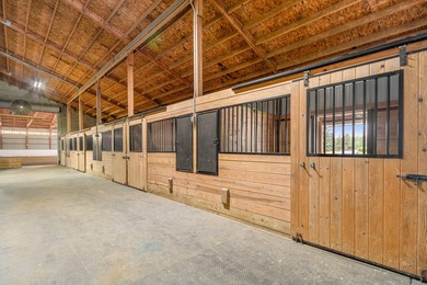 Welcome to an exceptional equestrian estate just 15 miles from - photo 37