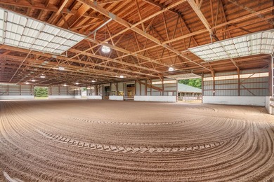 Welcome to an exceptional equestrian estate just 15 miles from - photo 40